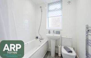 3 Bed House, Free Parking, Garden - 2