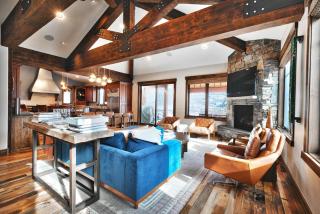 Old Town Escape Ski Access Theater Hot Tub - 6