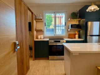 Brand New Boutique Home 6 BR Sleeps 20 Savannah - 6