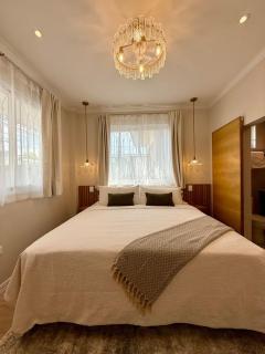 Brand New Boutique Home 6 BR Sleeps 20 Savannah - 5