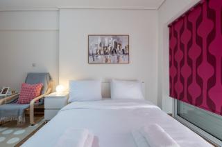 Spacious 2BR, hot tub, prvt parking, near metro - 2