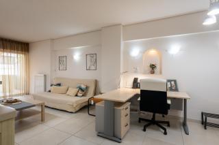 Spacious 2BR, hot tub, prvt parking, near metro - 3