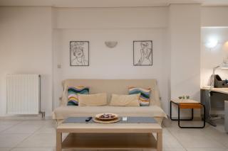 Spacious 2BR, hot tub, prvt parking, near metro - 7