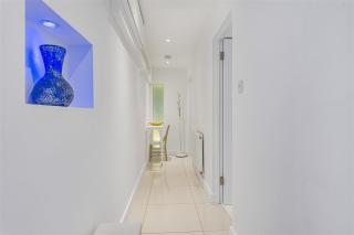 Earls Court Spacious Apartment - 4