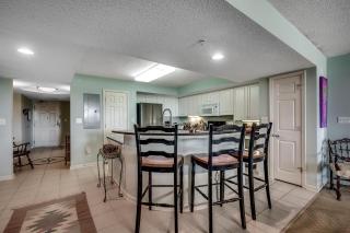 Yacht Club Villas 2-102A - 2