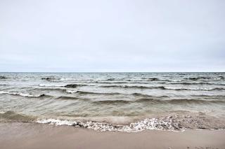 5 Mi to Point Beach State Forest Home with Fire Pit - 9