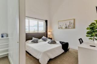 3 Min to DT 2 Car Garage Lux Townhome King Bed - 3