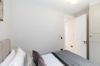 Stylish 3BR Flat in London - 9