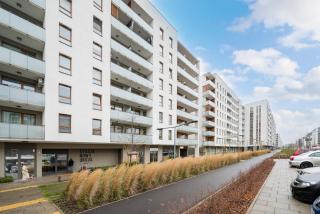 Ursus Luna Apartment by BookingHost - 5