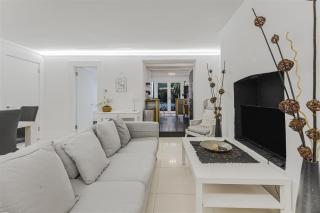 Earls Court Spacious Apartment - 8