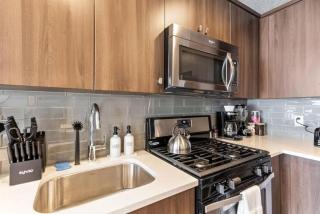 Salt Palace and Delta Arena Gym King Bed Golf Simulator - 1