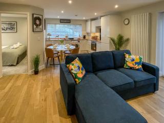 Luxury 1 bed new-build house near Science & Business parks - 0