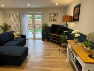 Luxury 1 bed new-build house near Science & Business parks - 4