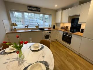 Luxury 1 bed new-build house near Science & Business parks - 2