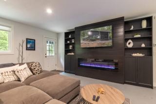 Park Forest Hideaway Pet Friendly Hot Tub EV Charger - 7