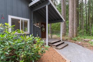 Park Forest Hideaway Pet Friendly Hot Tub EV Charger - 5