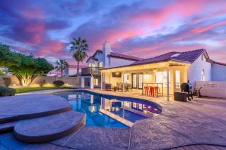 Modern Mesa Oasis with FREE Heated Pool - 0