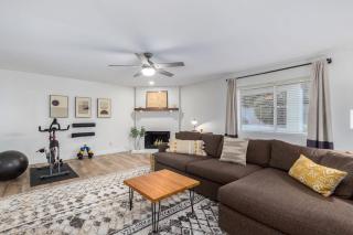 Modern Mesa Oasis with FREE Heated Pool - 9