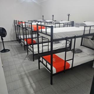 Saint Charles Hostel - 9