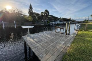 Riverside Paradise - 0