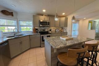 Riverside Paradise - 6