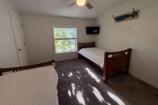 Riverside Paradise - 4