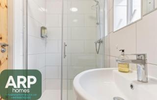 Stylish & Central - Bed House - Parking & Garden - 2