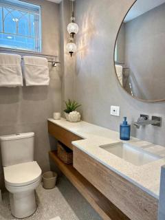 Modern 1 BR Boutique Apt Savannah - 7