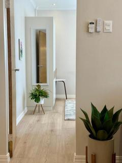 Modern 1 BR Boutique Apt Savannah - 9