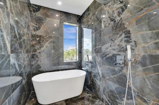 New 4BR Upscale Family Haven - 8