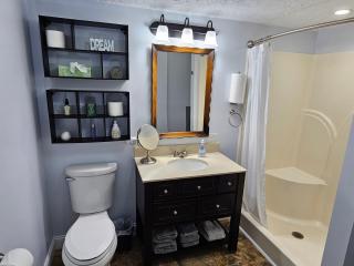 Oakwood Oasis-Studio w Laundry & Kitchen - 6