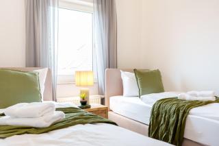 Benville - Terrasse - stylisch - Parkplatz - 1