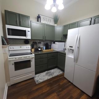 Oakwood Oasis-Studio w Laundry & Kitchen - 9