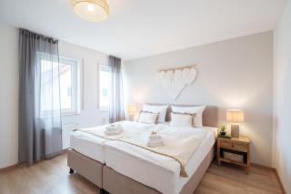 Benville - Terrasse - stylisch - Parkplatz - 0