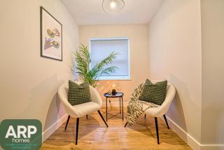 Central and Stylish, Garden and Parking - 1