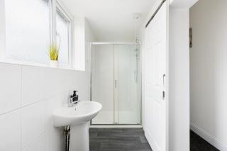 Newly renovated 7BR House - City Centre - Contractors - 8