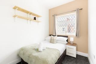 Newly renovated 7BR House - City Centre - Contractors - 3