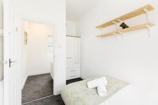 Newly renovated 7BR House - City Centre - Contractors - 2