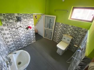 Home made guest house and netflix - 3