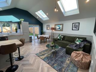 Luxury 2 bed new-build house near Science & Business parks - 4