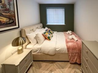 Luxury 2 bed new-build house near Science & Business parks - 1