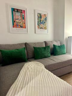 The Downtown Experience - 2 BR, Bright, Spacious & Central - 6