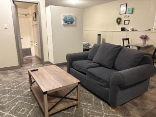 Renovated Studio with Modern and Farmhouse Decor 8 - 8