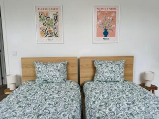 The Downtown Experience - 2 BR, Bright, Spacious & Central - 7