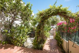 Studio with Private Garden - 8