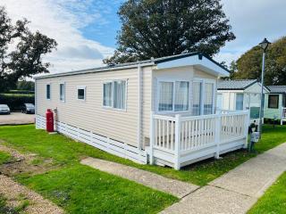 3 Bedroom Caravan FH24, Fairway, Sandown, Isle of Wight - 0