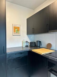 The Downtown Experience - 2 BR, Bright, Spacious & Central - 8