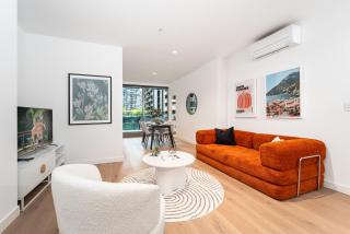 Luxury 3 Bedroom CBD Retreat Family Comfort with Pool Gym Sauna - 6