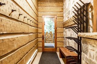 Twin Peaks Lodge - 1