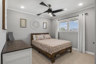 Lakeside Retreat Updated Dock Access Peaceful Views - 5